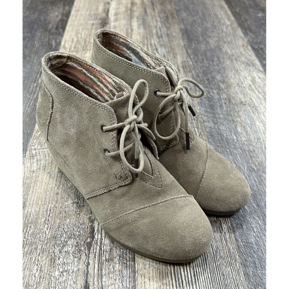 TOMS Wedge Ankle Booties Taupe Suede Leather SIZE 7.5 Women's Shoes Lace-up Tan